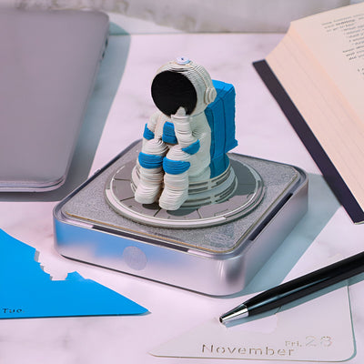 Astronaut (With Light & Calendar 2025)