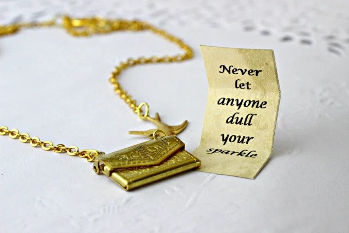 Christmas Gift-👩‍❤️‍💋‍👩✉Friendship Letter Locket Necklace🎁