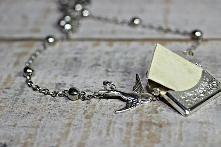 Christmas Gift-👩‍❤️‍💋‍👩✉Friendship Letter Locket Necklace🎁