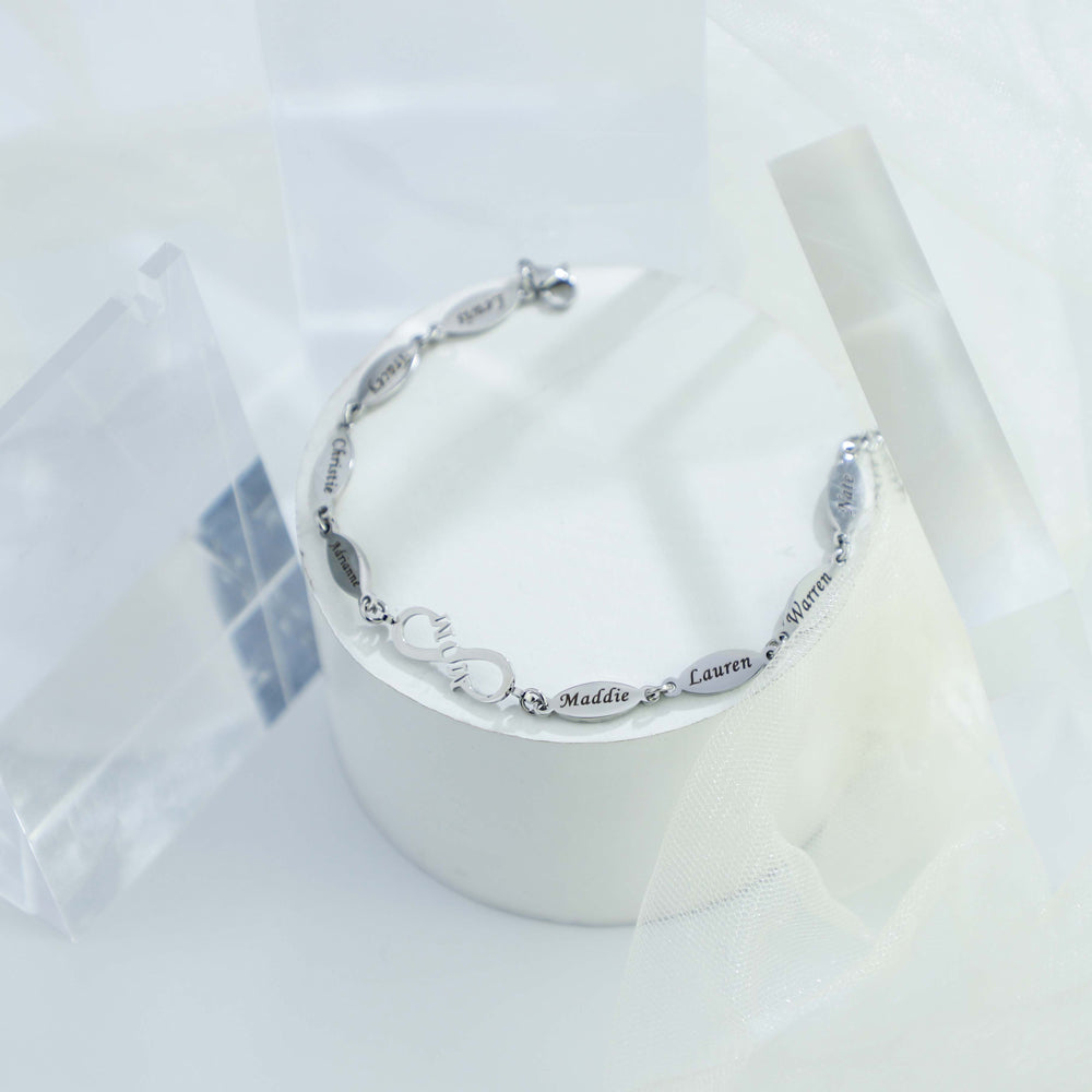 Mother's Day GIft! Mom Eternity Bracelet with Family Names